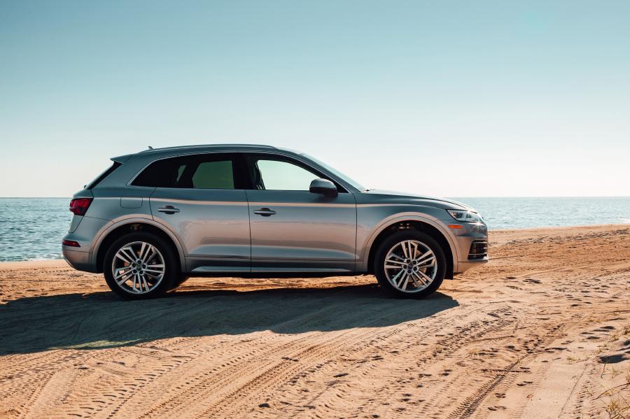  Audi Q5 2.0T Quattro 2017 года  (NA) (фото 4 из 40)
